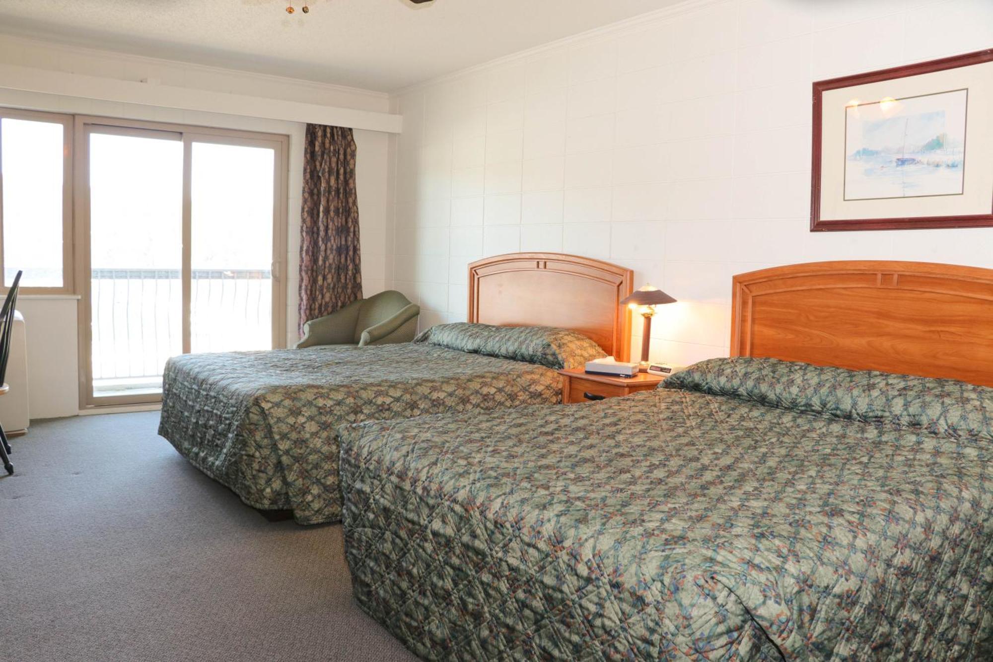 The Waterfront Suites And Marina Nanaimo Room photo