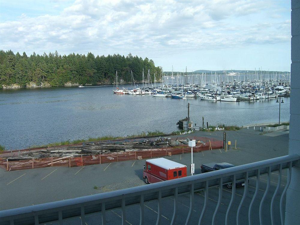 The Waterfront Suites And Marina Nanaimo Exterior photo