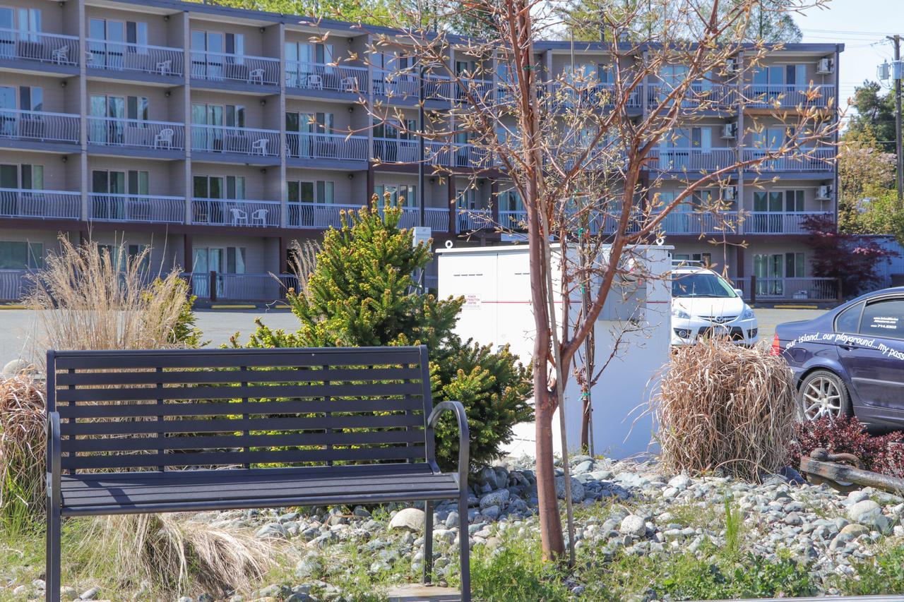 The Waterfront Suites And Marina Nanaimo Exterior photo