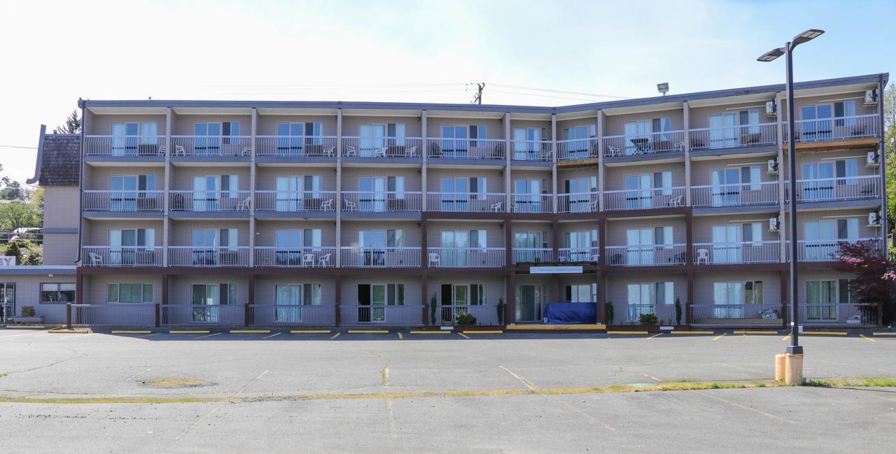 The Waterfront Suites And Marina Nanaimo Exterior photo