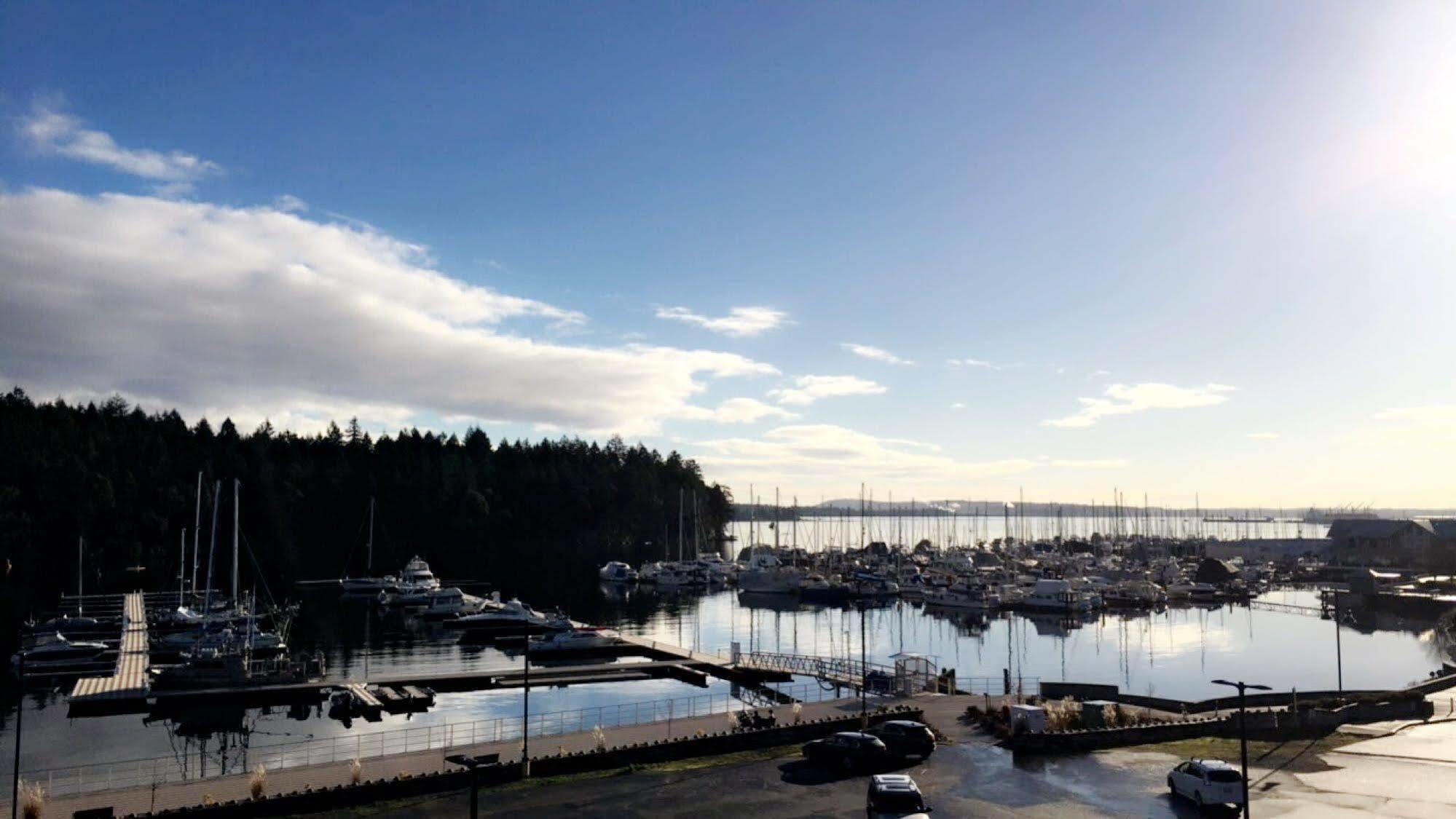 The Waterfront Suites And Marina Nanaimo Exterior photo